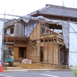 家屋解体工事の写真